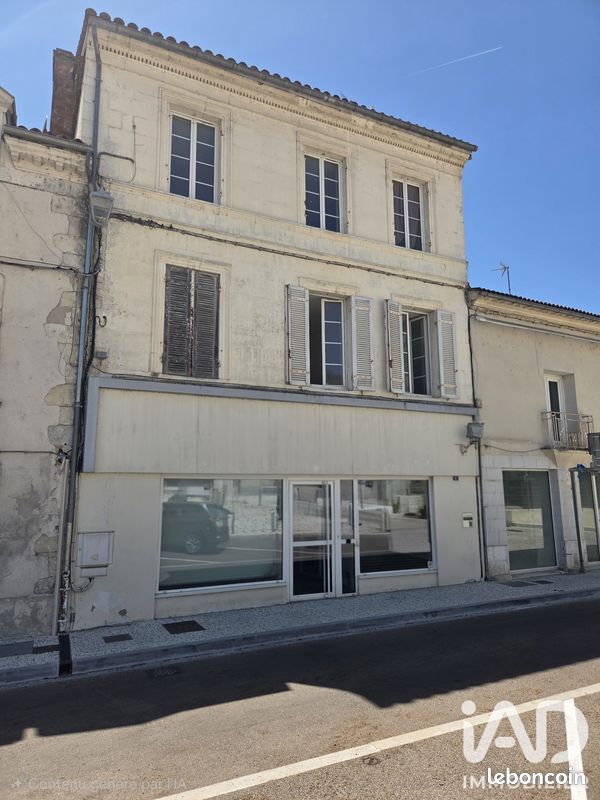 Immeuble 3 pièces 131 m² · à Montguyon · 131 m² · 187 000 €