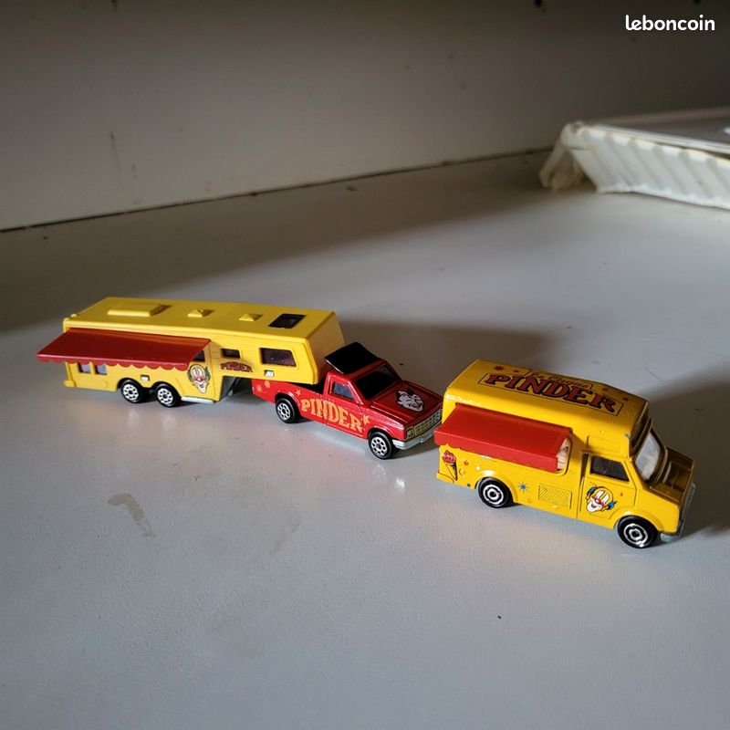 Lot De 9 Voitures Majorette – Collection Cirque Pinder Années 90