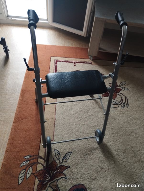 Déambulateur neuve servi 1 à 2 pas plus (image 1)
