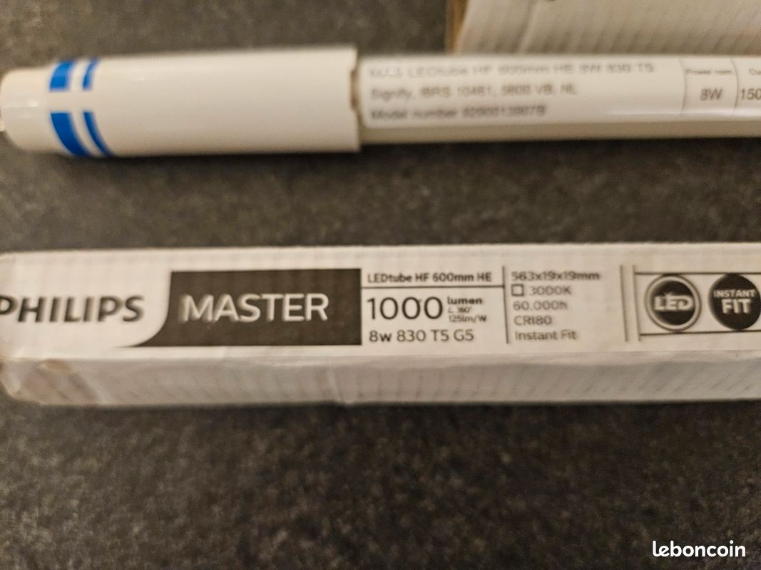 Lot de 3 Tubes LED Philips Master T5 (image 1)