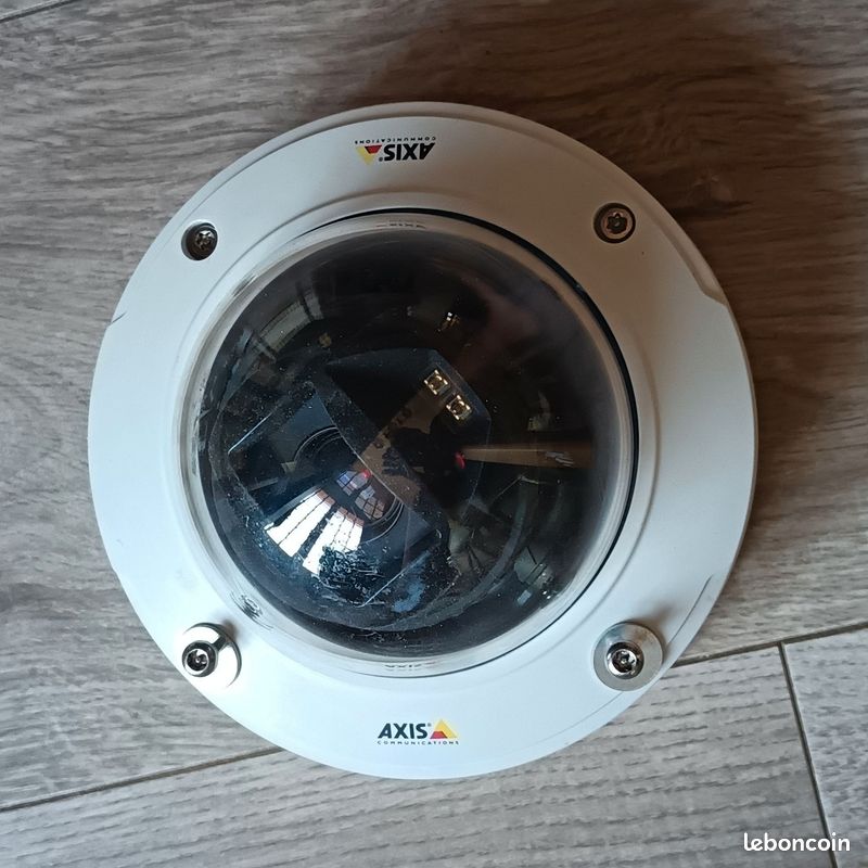 Axis p3245 lve (image 1)