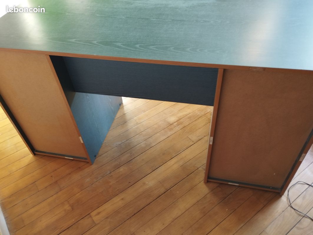 Bureau (image 2)