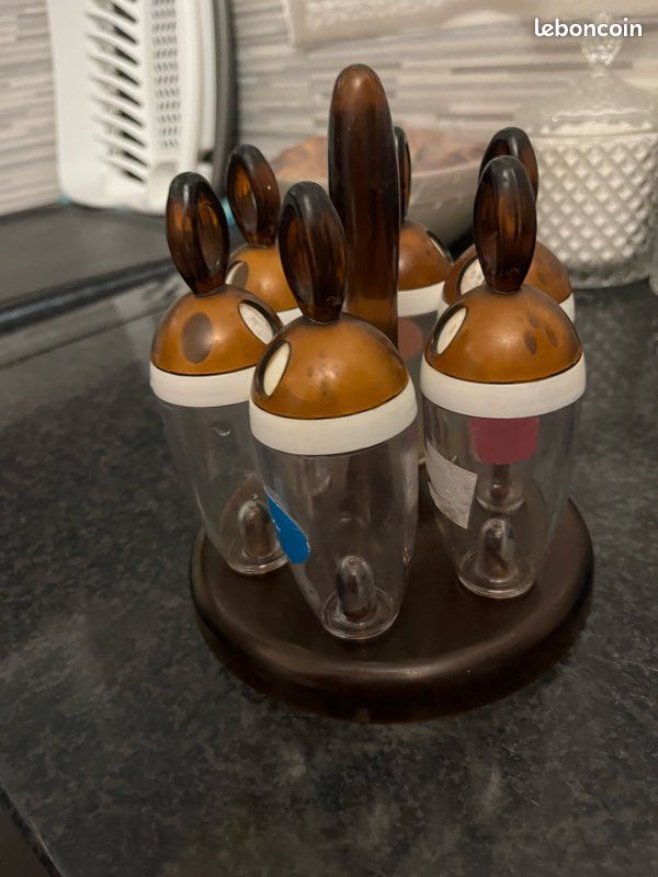 Poivrier en plastique (image 2)