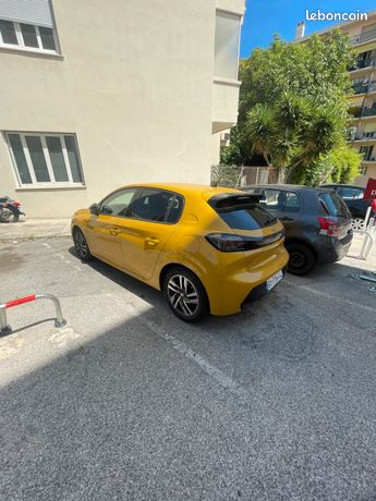 À seulement 2 minutes à pied de la Promenade des Anglais – Appartement avec balcon, parking et cave — 9