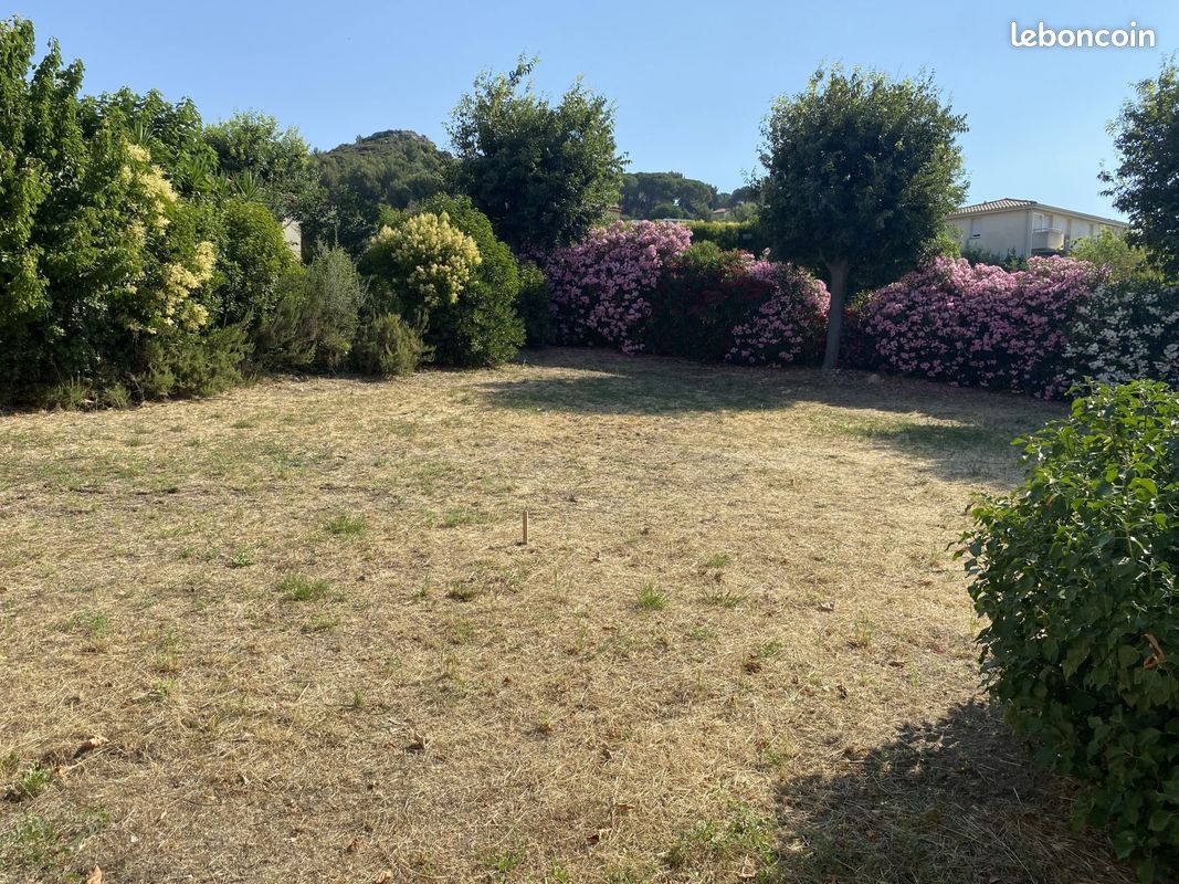 Terrain à bâtir de 453 m² à MARSEILLE 13E (13) · 290 000 €