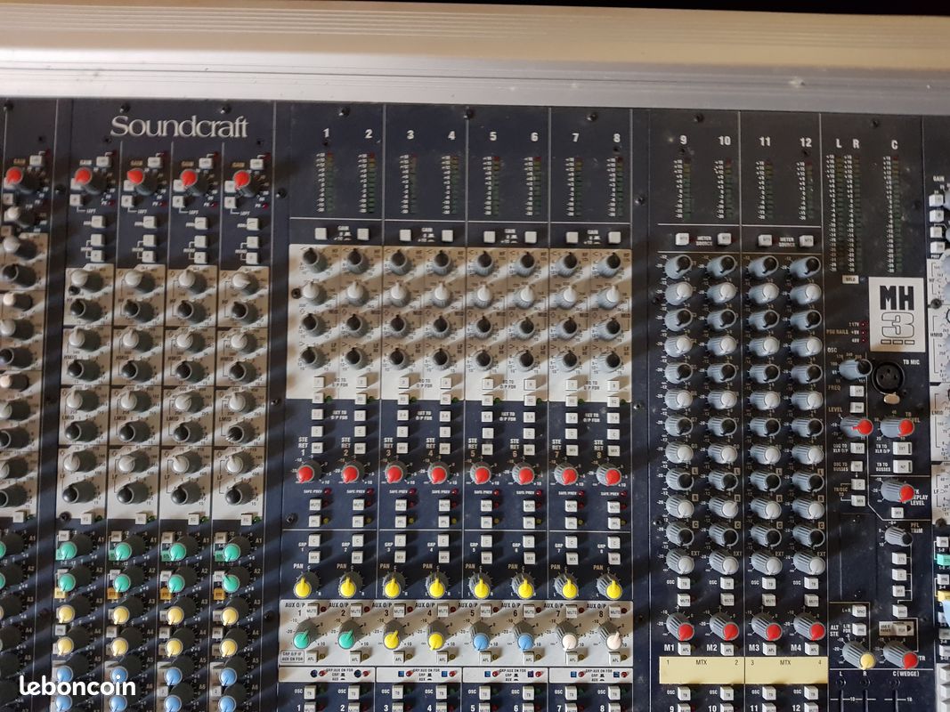 Console Pro Soundcraft MH3 44+4 avec Fly et House Protection (image 1)