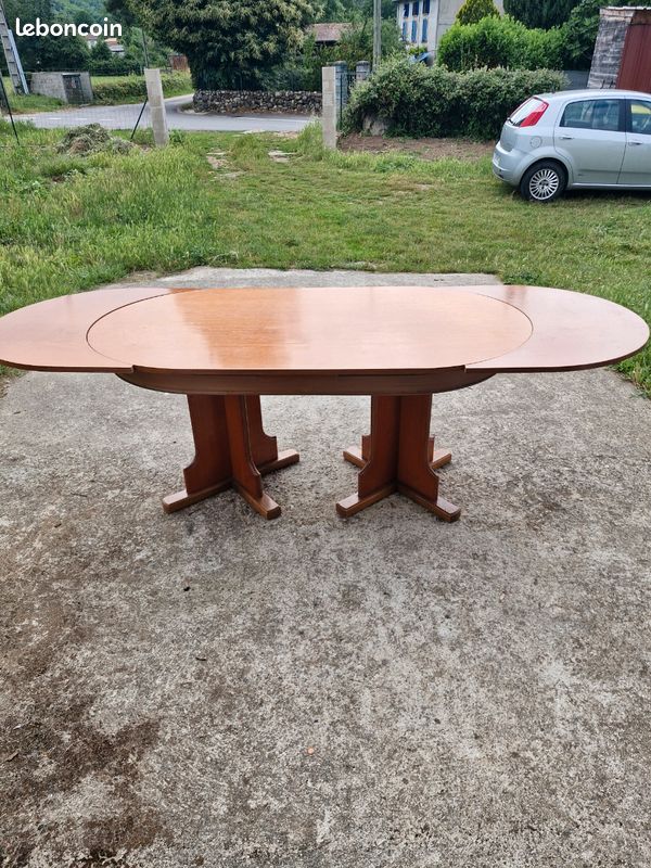 Vends table salle a manger avec rallonge bon état paiement en espèces uniquement merci pas autrement (image 1)