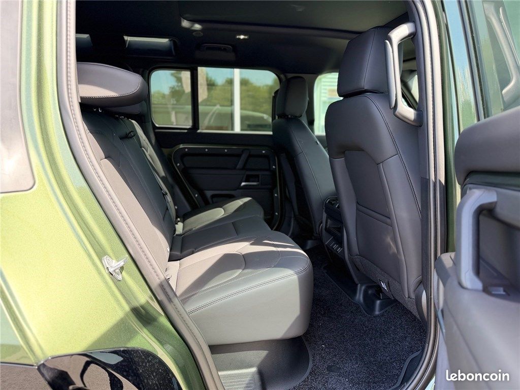 Land Rover Defender PHEV 110 X-Dynamic SE (image 9)
