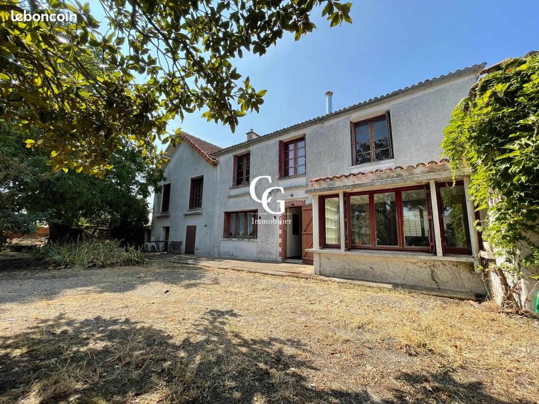 Maison 6 pièces 146 m² · à Vieillevigne · 146 m² · 189 000 €