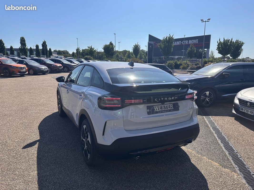 Citroen C4 1.2 HYBRIDE 145CH PLUS E-DCS6 (image 3)
