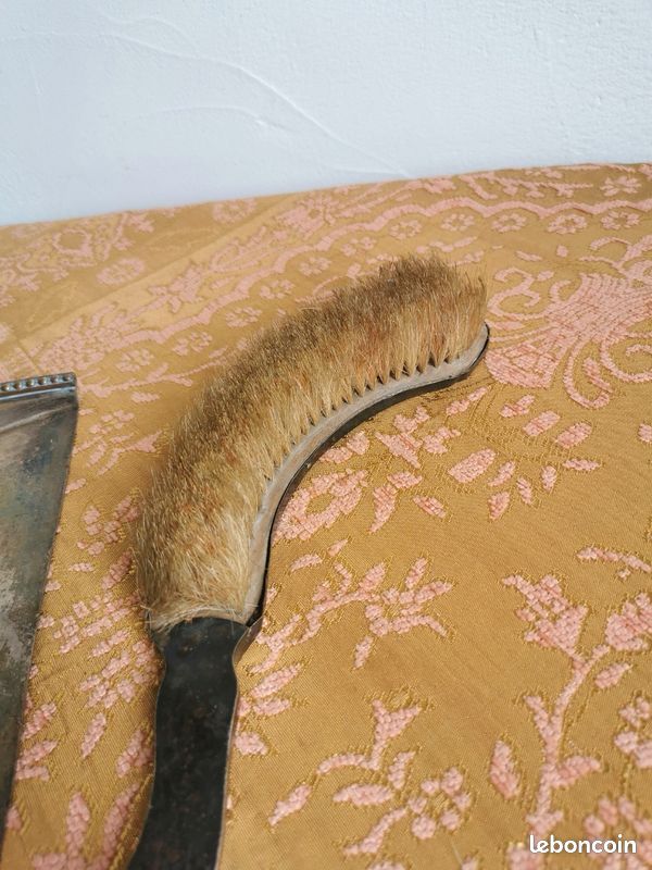 Pelle et brosse de table anciennes en métal argenté poinçonné (image 5)