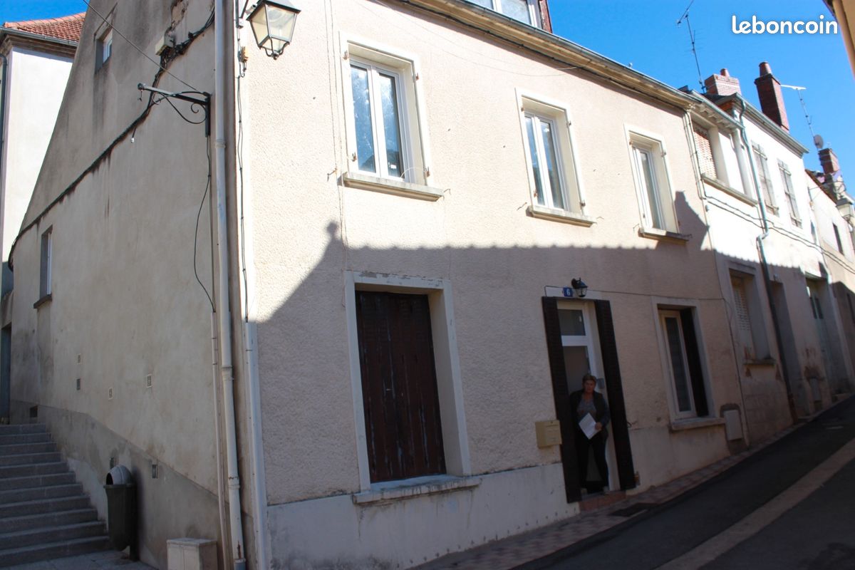 Maison 4 pièces 107 m² · à Néris-les-Bains · 107 m² · 57 000 €