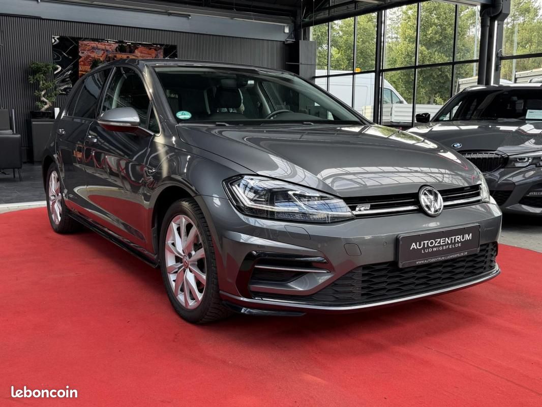 Volkswagen Golf 1.5 TSI R-Line Highline | 150 ch BVM Sièges chauffants Phares LED Apple CarPlay/A... (image 1)