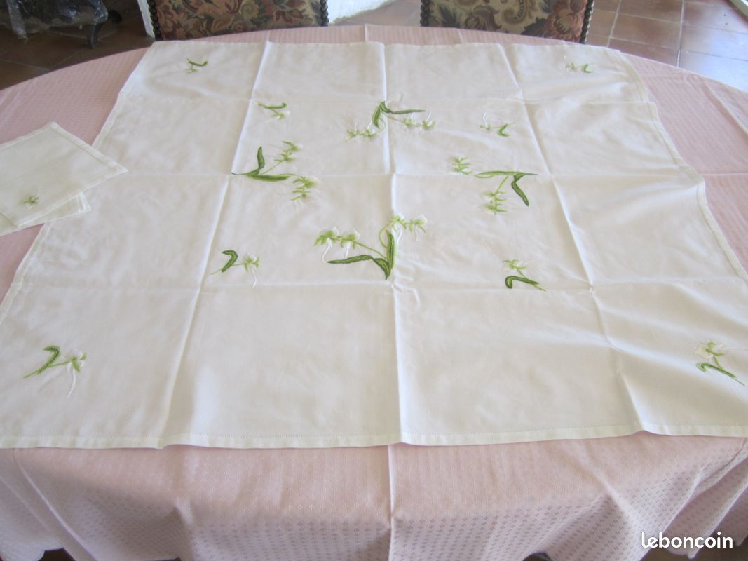 Nappes coton brodées (image 3)