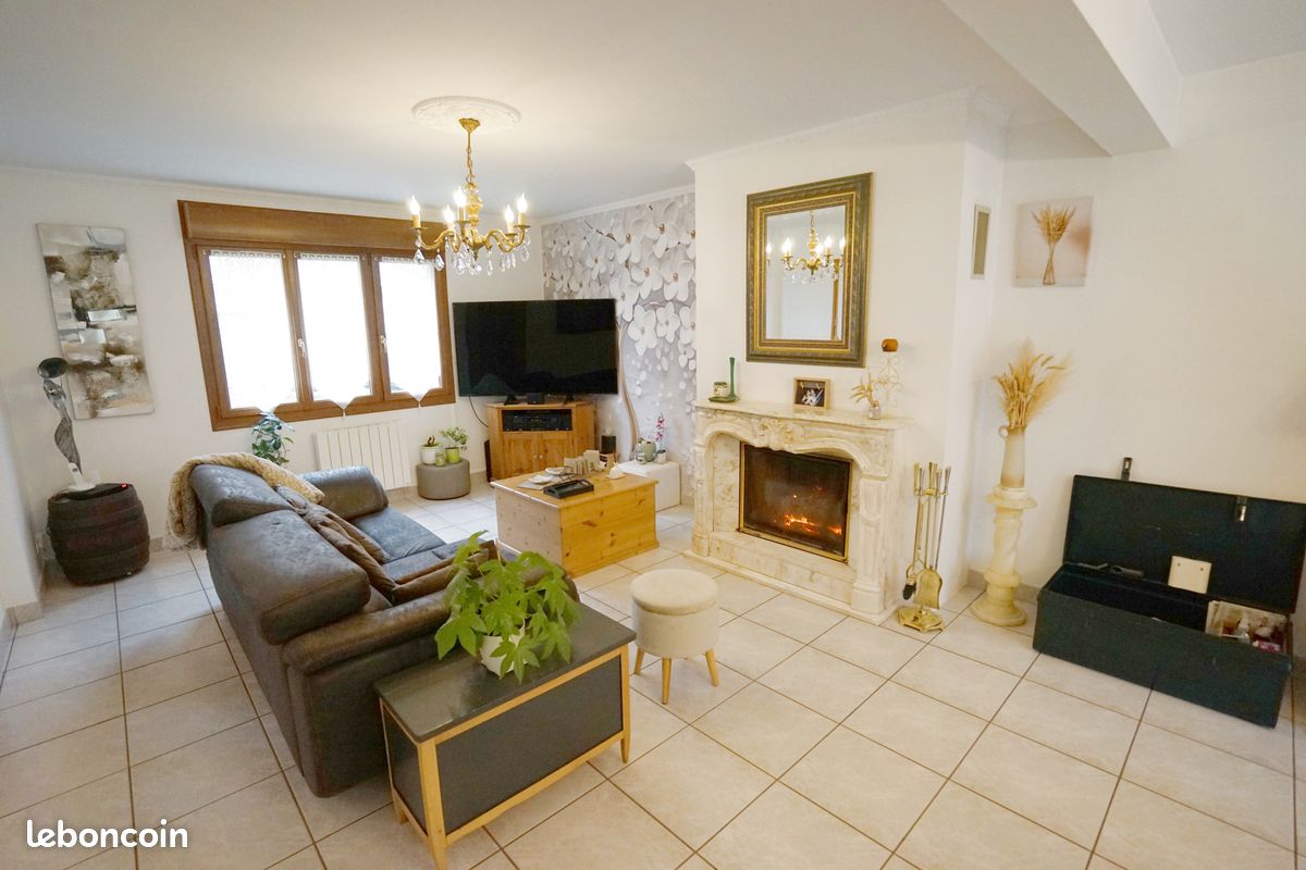Maison 5 pièces 137 m² · à Fournes-en-Weppes · 137 m² · 1 500 €/mois