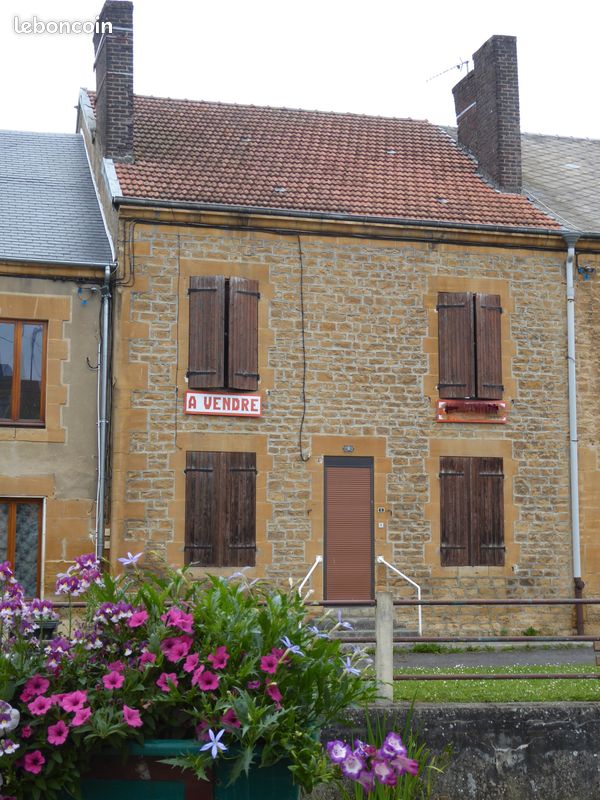 Maison 8 pièces 168 m² · à Vrigne aux Bois · 168 m² · 84 000 €