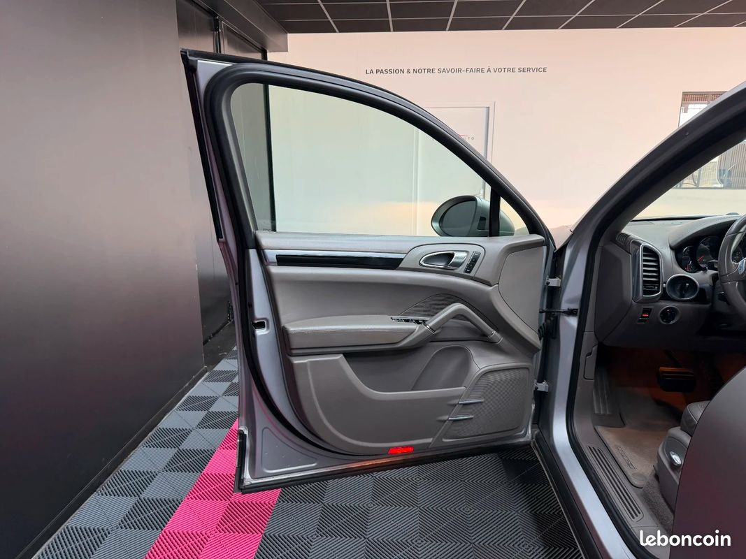PORSCHE CAYENNE 3.0D V6 Tiptronic S (image 39)