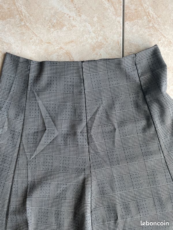 Jupe évasée avec fermeture au dos - Taille 42 (image 1)