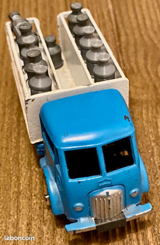 Dinky Toys Atlas Studebaker Camion Laitier réf : 25O