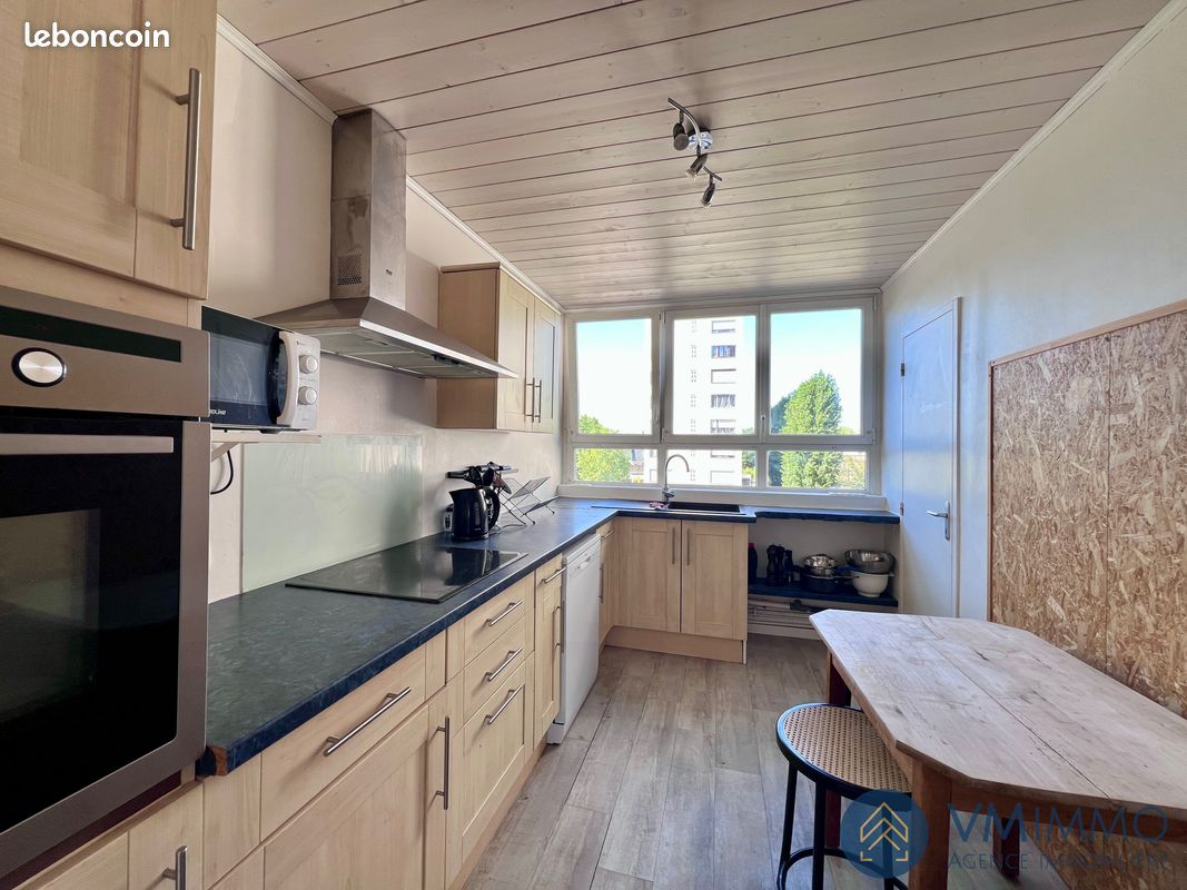 Appartement 5 pièces 90 m² · à Nantes · 90 m² · 400 €/mois