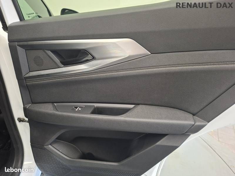 Renault Austral E-Tech hybrid 200 Techno (image 20)