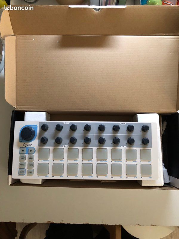 Contrôleur et séquenceur Arturia Beatstep (image 1)