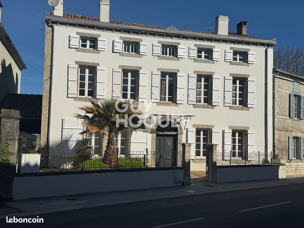 Maison 15 pièces 310 m² · à Varilhes · 310 m² · 449 000 €