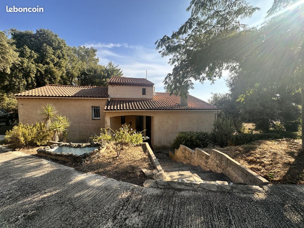 Maison 4 pièces 102 m² · à Pierrefeu-du-Var · 102 m² · 1 585 €/mois