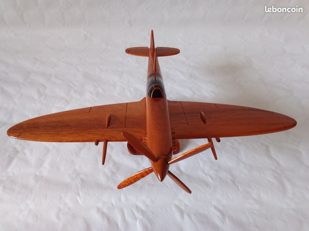 Maquette en bois avion de chasse SPITFIRE (image 5)