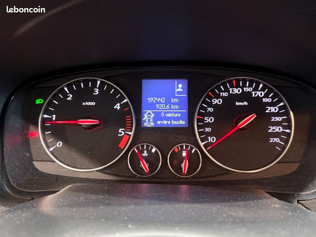RENAULT LAGUNA ESTATE 2.0 dCi 130 GT 4Control / 3eme MAIN / SUIVI ENTRETIEN COMPLET (image 16)