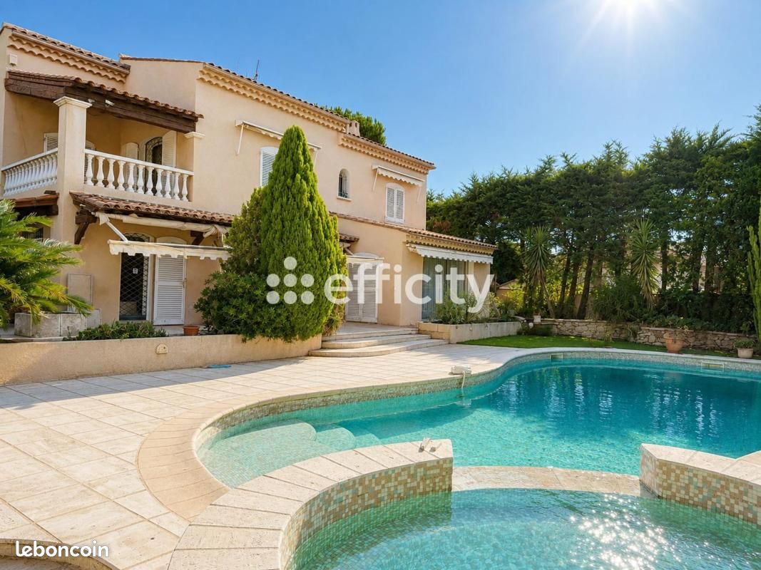 Maison 8 pièces 286 m² · à Antibes · 286 m² · 1 500 000 €