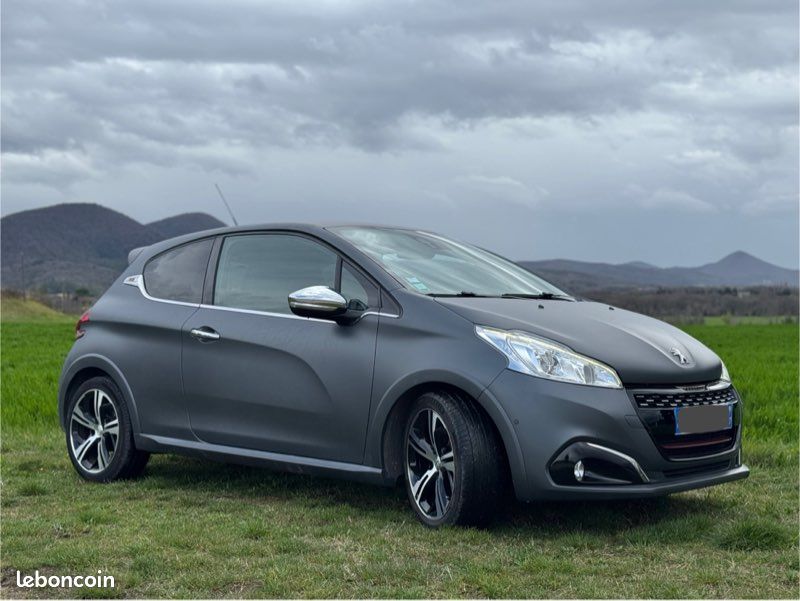 Peugeot 208 GTI (image 1)