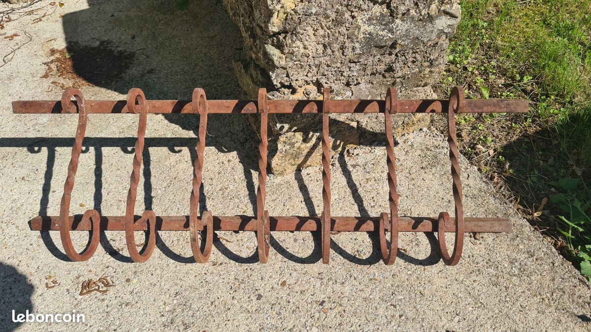 Fenêtre de grange à barreaux fer forgé / rouille style antique 72cm (f2