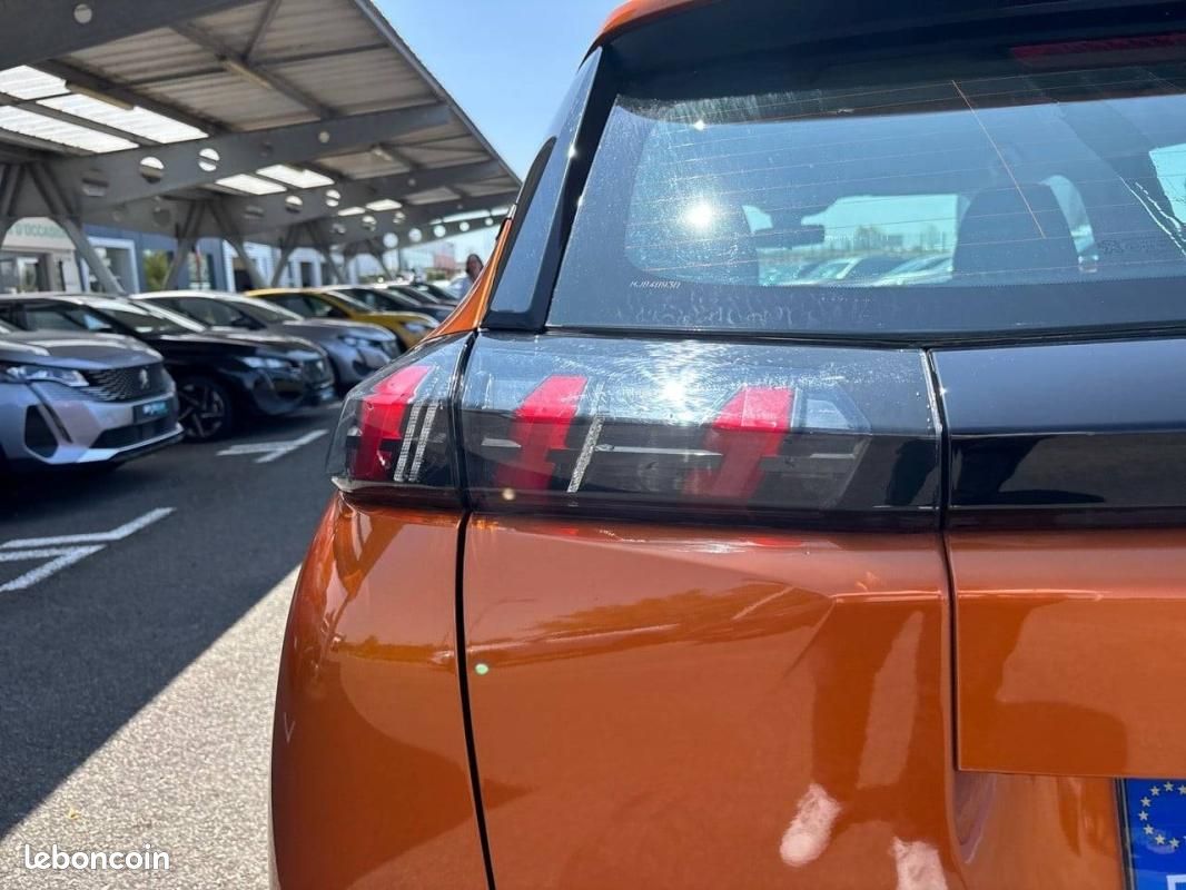 Peugeot 2008 PureTech 100 S&S BVM6 - Active (image 17)
