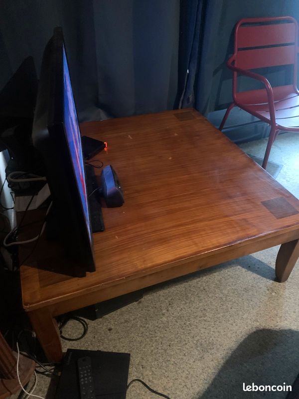 Vend table basse en bois d’un mètre sur un mètre (image 2)