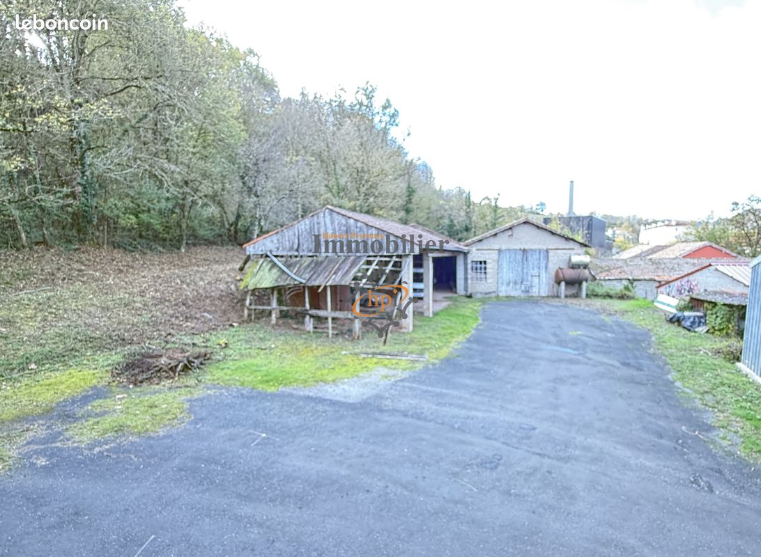 Maison 2 pièces 340 m² · à Saint-Affrique · 340 m² · 99 000 €