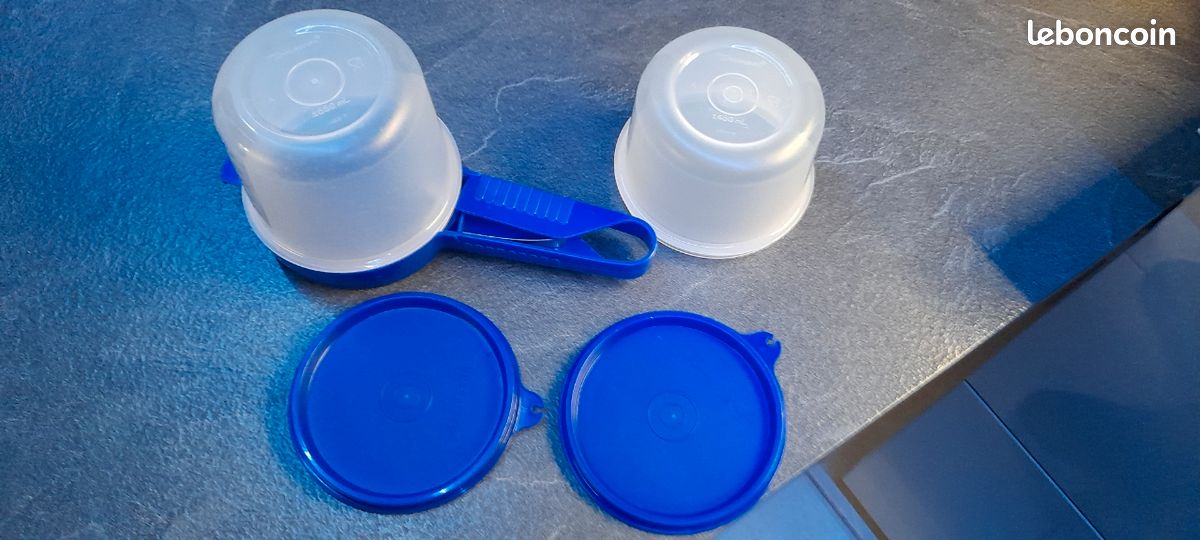Saupoudreuse tupperware neuve bleue - Arts de la table