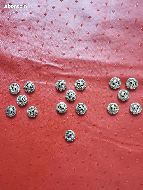 Lot de 16 boutons doré (image 1)