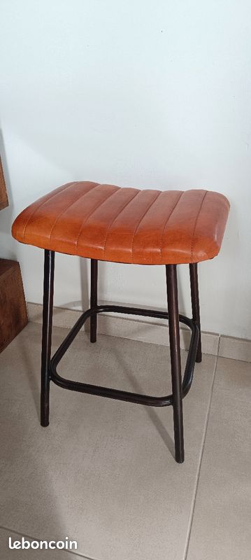 Tabouret en cuir (image 1)
