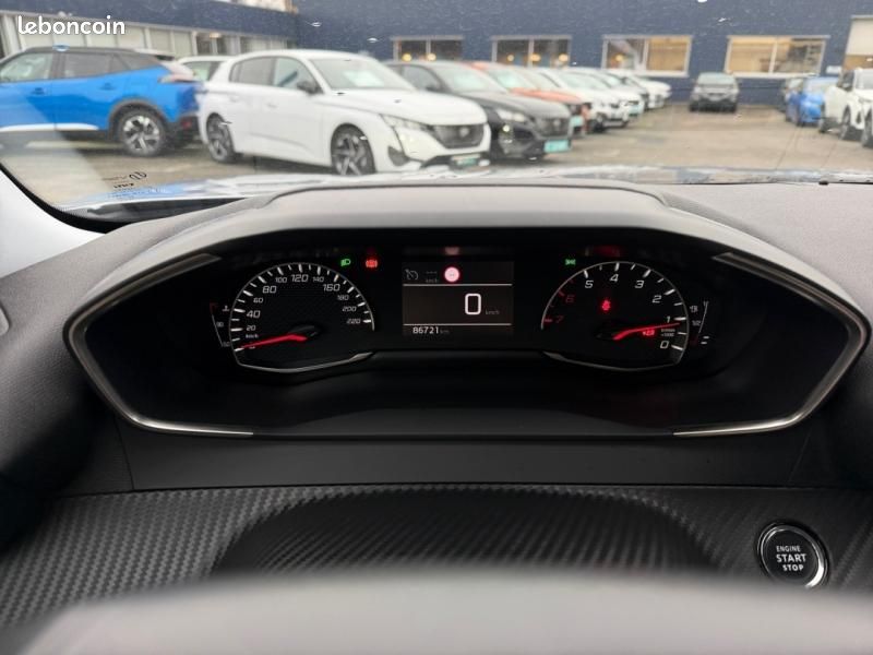 Peugeot 2008 1.2 PureTech 130ch S&S Allure (image 25)