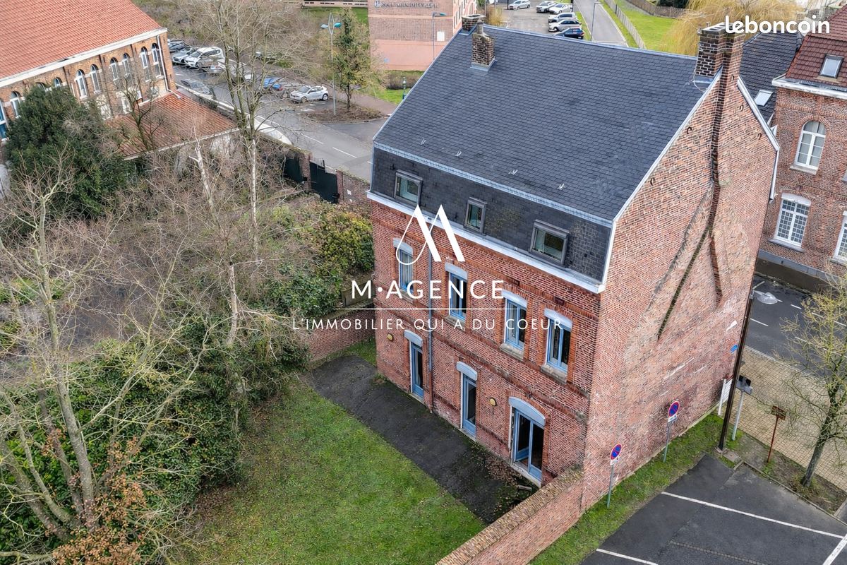 Maison 10 pièces 230 m² · à Saint-Amand-les-Eaux · 230 m² · 360 500 €