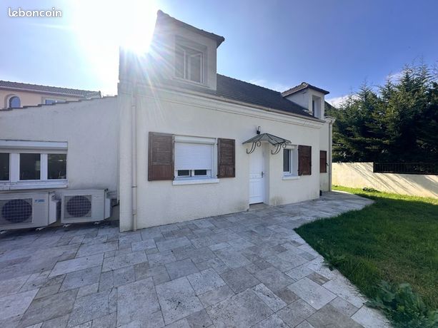 Maison face au lac à vendre ou à louer