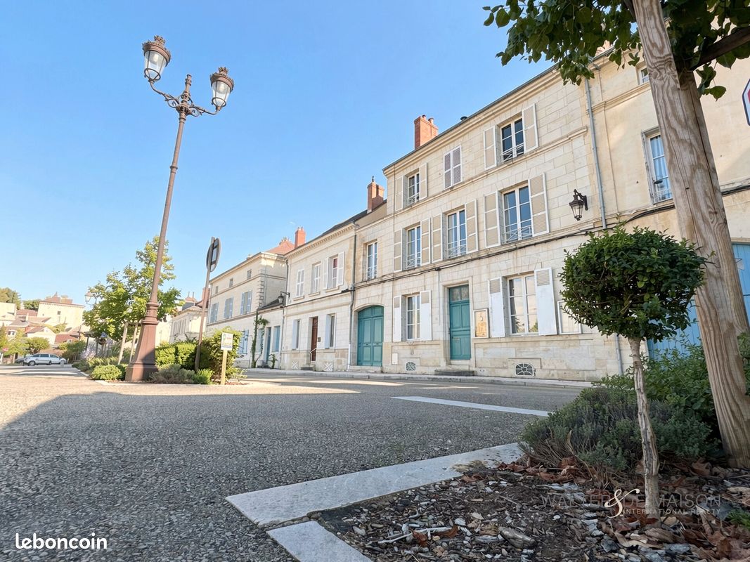 Maison 12 pièces 354 m² · à Loches · 354 m² · 590 000 €