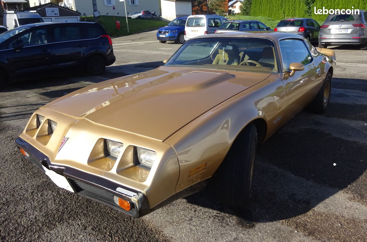 Pontiac Firebird (image 1)