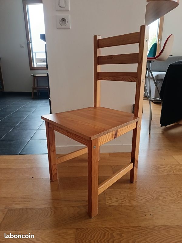 Table + 4 chaises en pin massif (image 4)