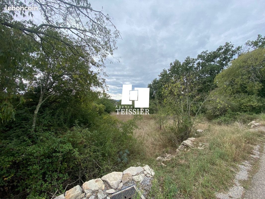 Terrain 1575 m² · à Chandolas · 1 575 m² · 83 820 €