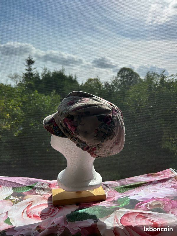 Casquette gavroche fleurie vintage T.53 – strass – rose bordeaux (image 11)
