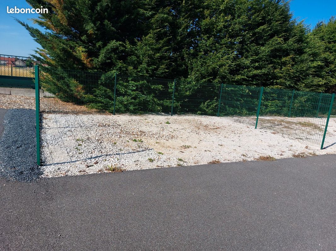 Parking/Garage/Stokage · à Épagny · 50 €/mois