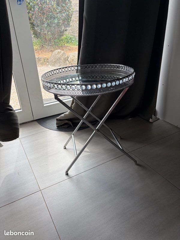 Table d’appoint avec plateau miroir (image 1)