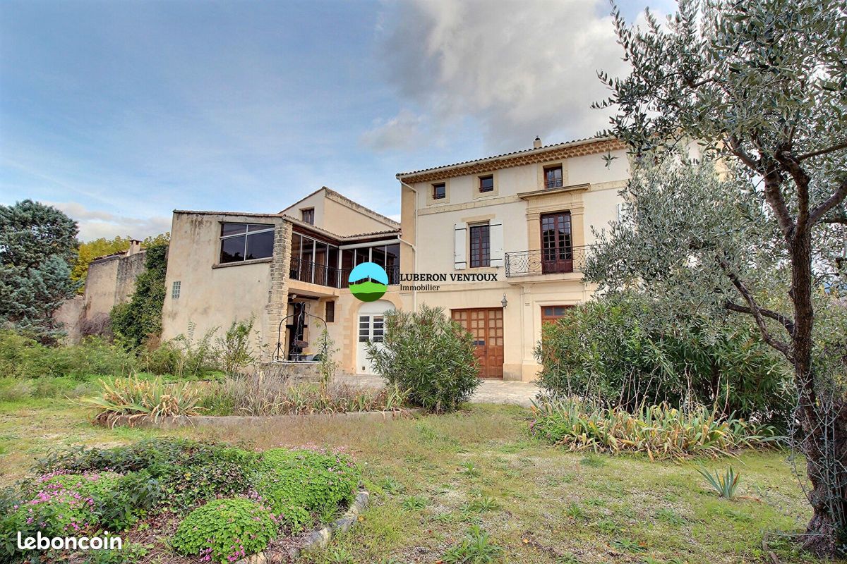 Maison 9 pièces 225 m² · à Bédoin · 225 m² · 470 000 €
